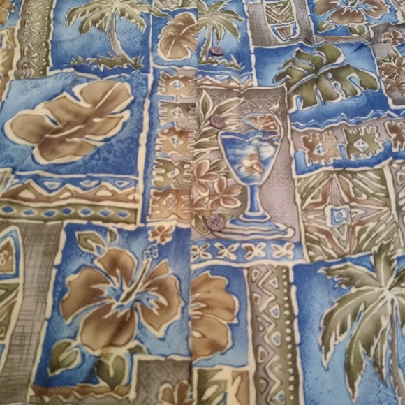 Moda Campia Hawaiian Floral Print Button Down - Picture 6 of 7